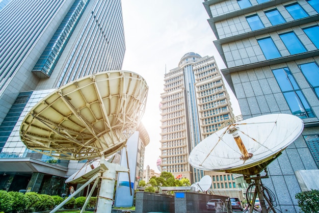 写真 中心街の商業ビルの建築景観