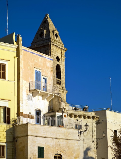 Architettura edifici, case, uffici, edifici storici contro il cielo