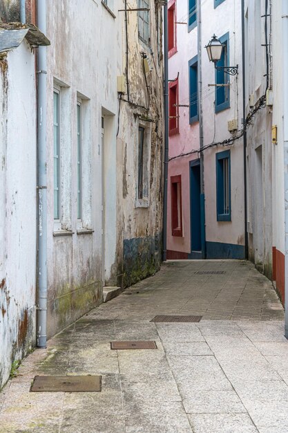 Foto architettura nel villaggio di ortigueira galicia spagna