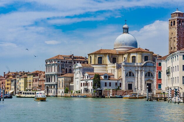 Architectuur en oriëntatiepunt van Venetië Gezellig stadsbeeld van Venetië