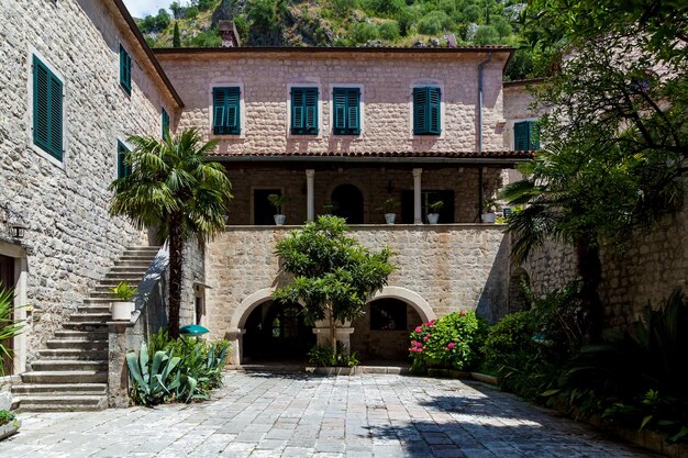 Architectuur in de oude stad in Montenegro