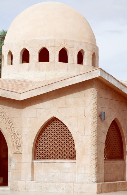 Architectuur van de yard of mosque el mustafa in sharm el sheikh. egypte.