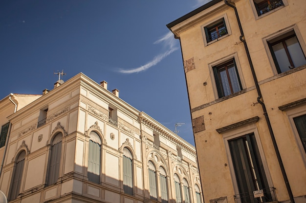 Architectuurdetails van het oude historische gebouw in Padova, in Italië