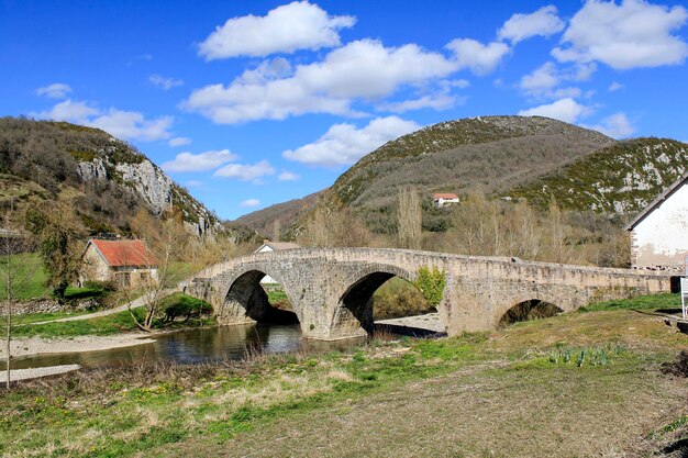 Aribe middeleeuwse brug Aezkoa Vallei Navarra Spanje