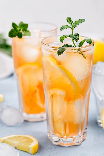 Photo aromatic lemon ice tea