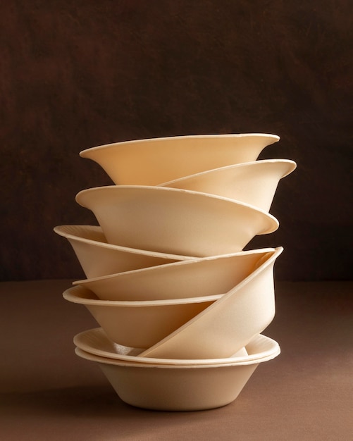 Arrangement with disposable plates