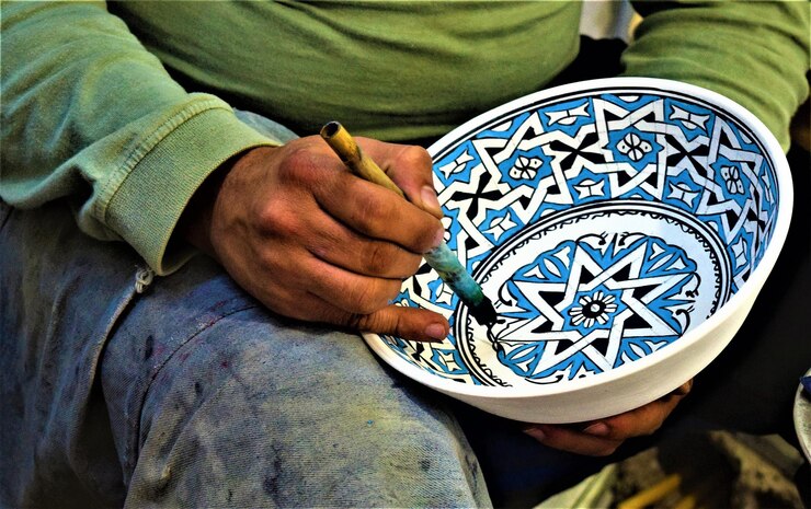 Photo 工匠が作品を作っている