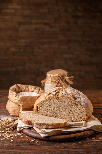 Ремесленный нарезанный хлеб на закваске