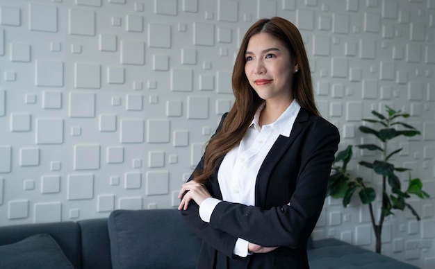 asian business woman