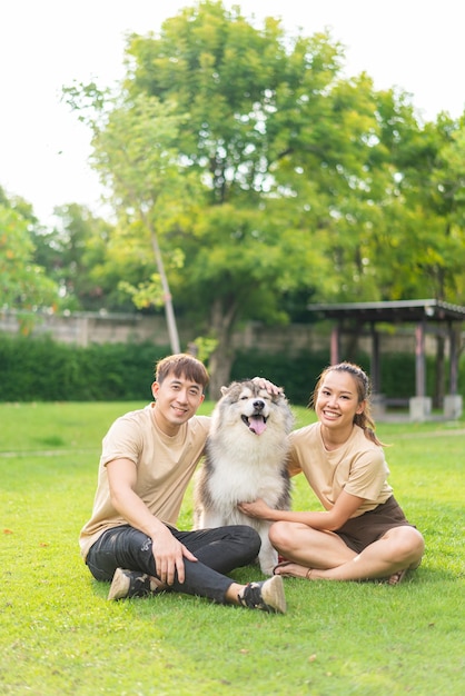 Asian couple love with dog