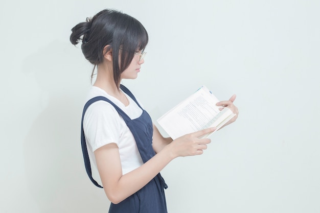 アジアの女の子読書