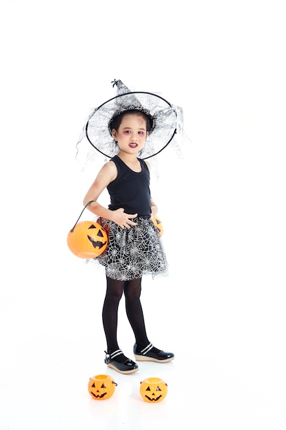 Photo asian little girl wearing halloween costume