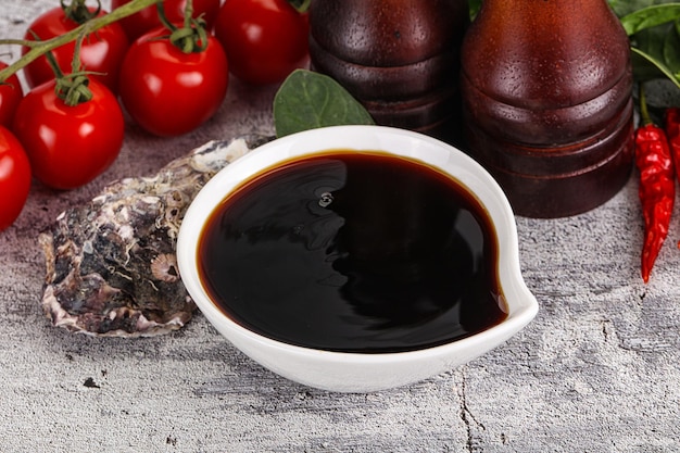 Photo asian oyster sauce in the bowl