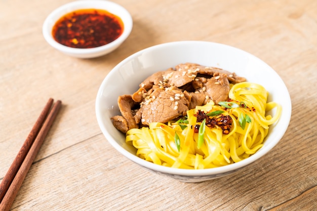 asian stir-fried noodle with pork