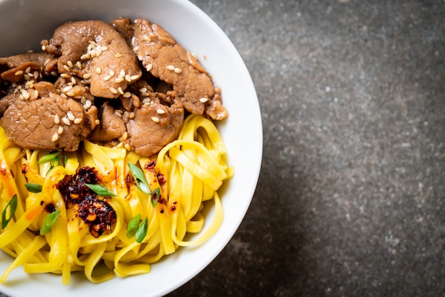 asian stir-fried noodle with pork