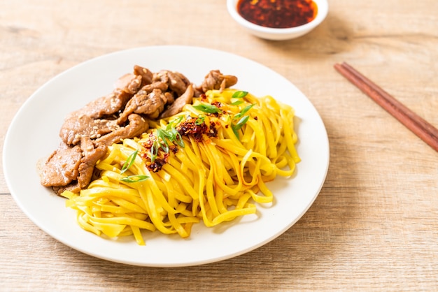 asian stir-fried noodle with pork