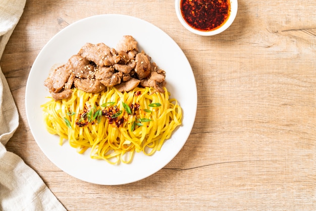 asian stir-fried noodle with pork