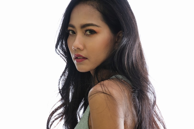사진 아시아 여성은 최신 유행하는 스킨 케어 및 패션 뷰티 컨셉으로 포즈를 취한 깨끗한 피부