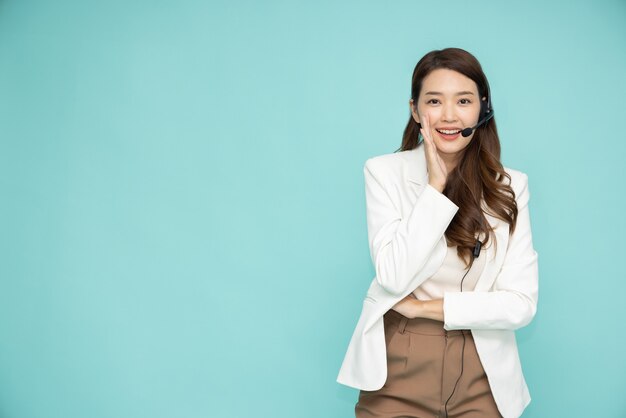 Photo asian woman customer support phone operator