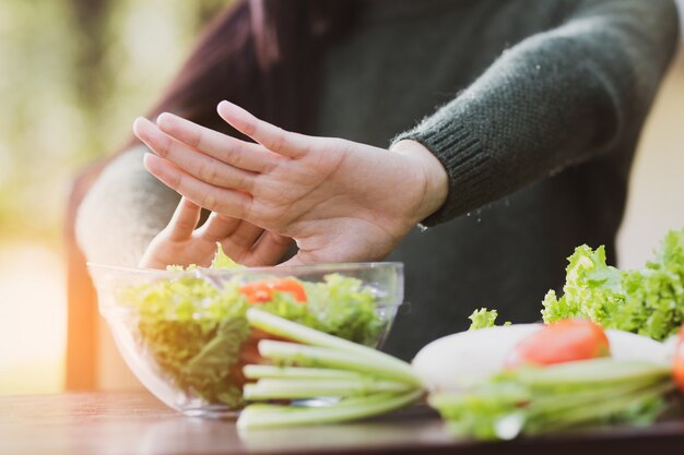  Asian woman eating healthy food with happy.