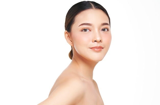 Donna asiatica, trattamento viso, cosmetologia, trattamento di bellezza