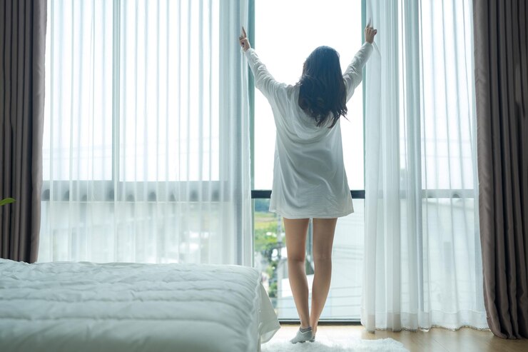 アジアの女性, 地位, によって, 窓, そして, 伸張, 中に, a, 朝