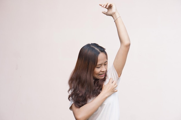 Asian women itching in their armpitsx9