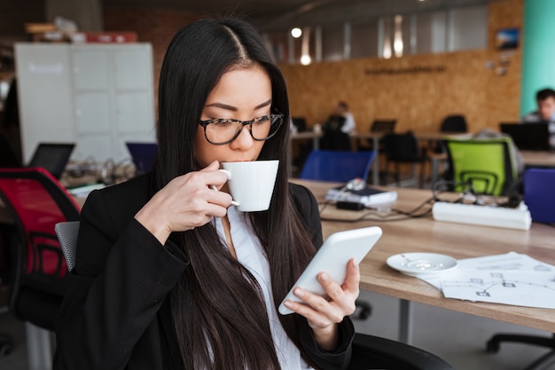 asian young businesswoman