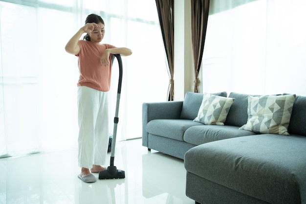 Asian young woman feels backache after doing a house work for a
while, housekeeper have a physical problem from hard working. woman
housewife hurt at her back cause of critical health problem.