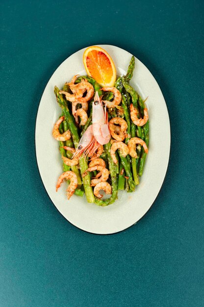 Asparagus stir fried with shrimp