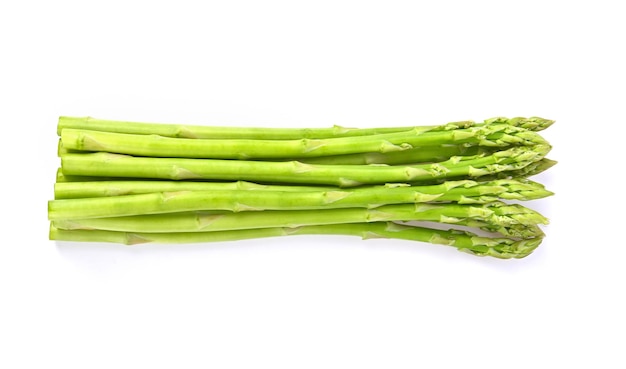 Asperges geïsoleerd op wit