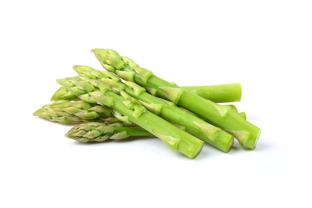 Asperges geïsoleerd op witte achtergrond