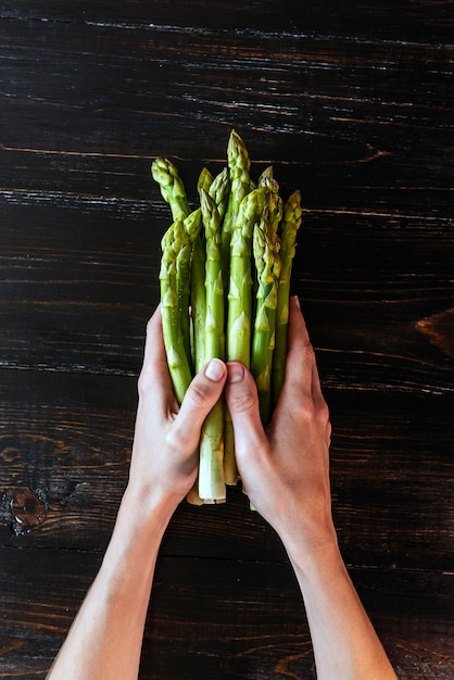 Asperges in handen