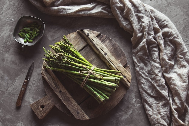 Asperges op tafel