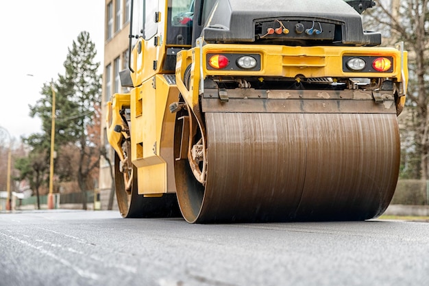 Asphalt paver machine