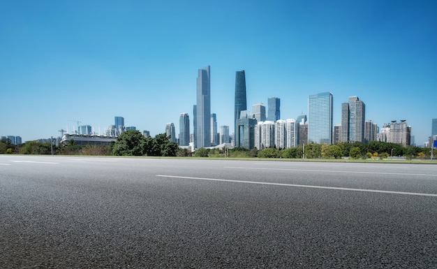 Photo asphalt road and modern architectural landscape skyline of chinese city