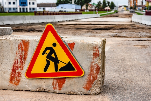 Asfaltatura e riparazione di strade cittadine.