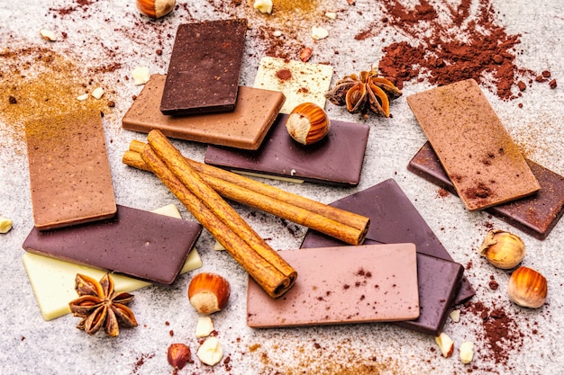Cioccolato assortito con diverso contenuto di cacao