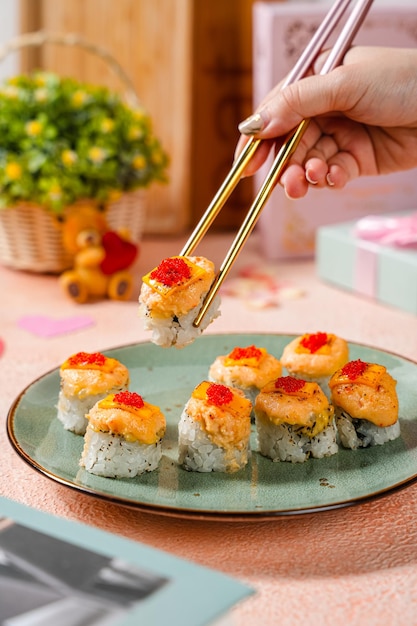 Ассорти вкусных суши-роллов