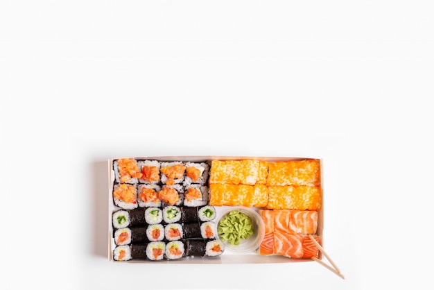 Set di sushi assortiti