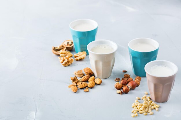 Assortiment biologische niet-zuivel vegan melk