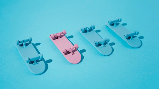 Assortiment skateboards met hoge hoek