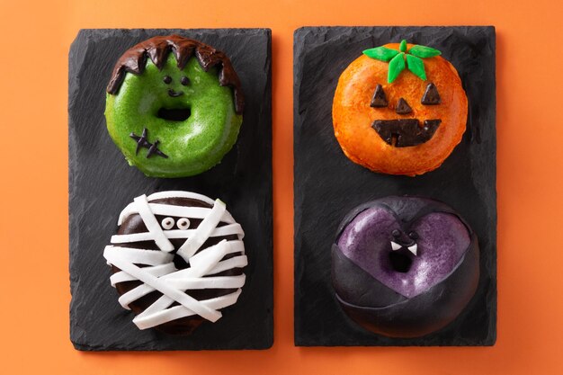 Foto assortiment van halloween donuts