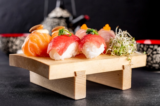 Foto assortiment van sushi op plaat