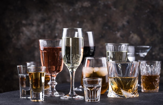 Foto assortiment van verschillende alcoholische dranken