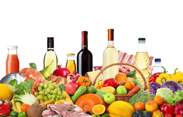 Assortiment van verse biologische producten op witte achtergrond Evenwichtige voeding