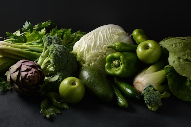 新鮮な果物と野菜の品揃え健康食品の背景スーパーマーケットでのショッピング食品