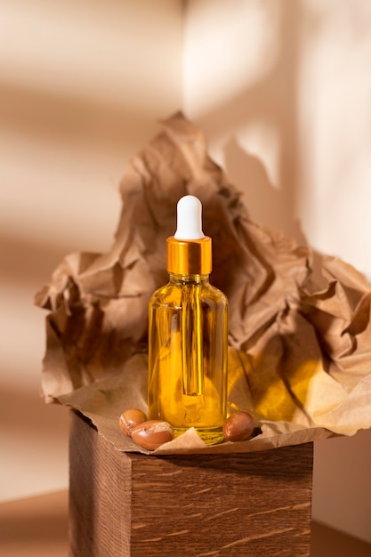 Foto assortimento di contagocce di olio di argan naturale