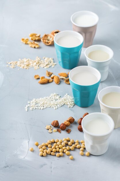 유기농 비 유제품 비건 우유의 구색