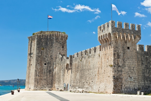 Ðastle kamerlengo, trogir, croazia. inquadratura orizzontale